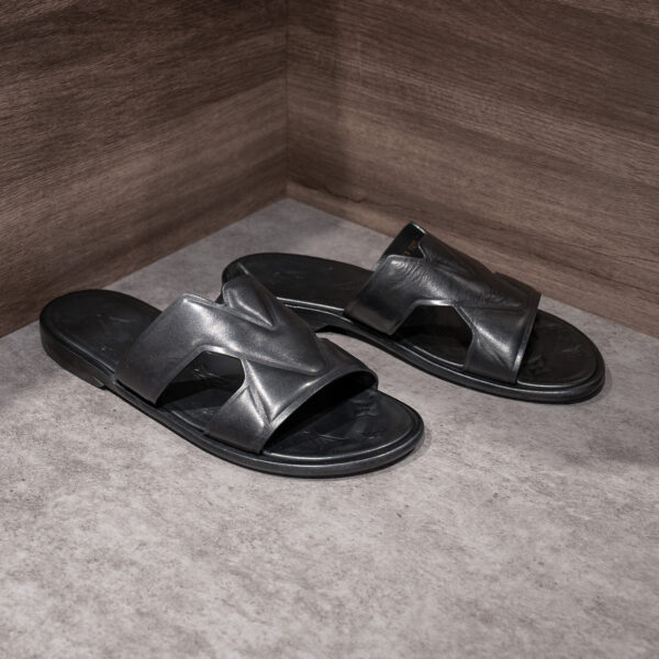 DÉP LOUIS VUITTON OASIS MULE ĐEN DA TRƠN - Hình ảnh 2