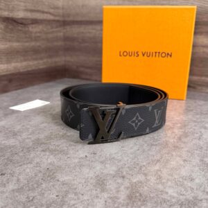 Thắt Lưng Louis Vuitton Initiales Hai Mặt M9043U