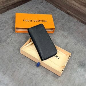 Ví Louis Vuitton Monogram Shadow Leather Vertical Zippy 2025